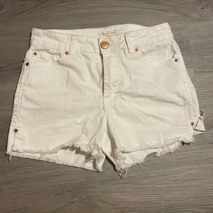 These are size 7, white, with rose gold buttons, and is the brand Copper Key